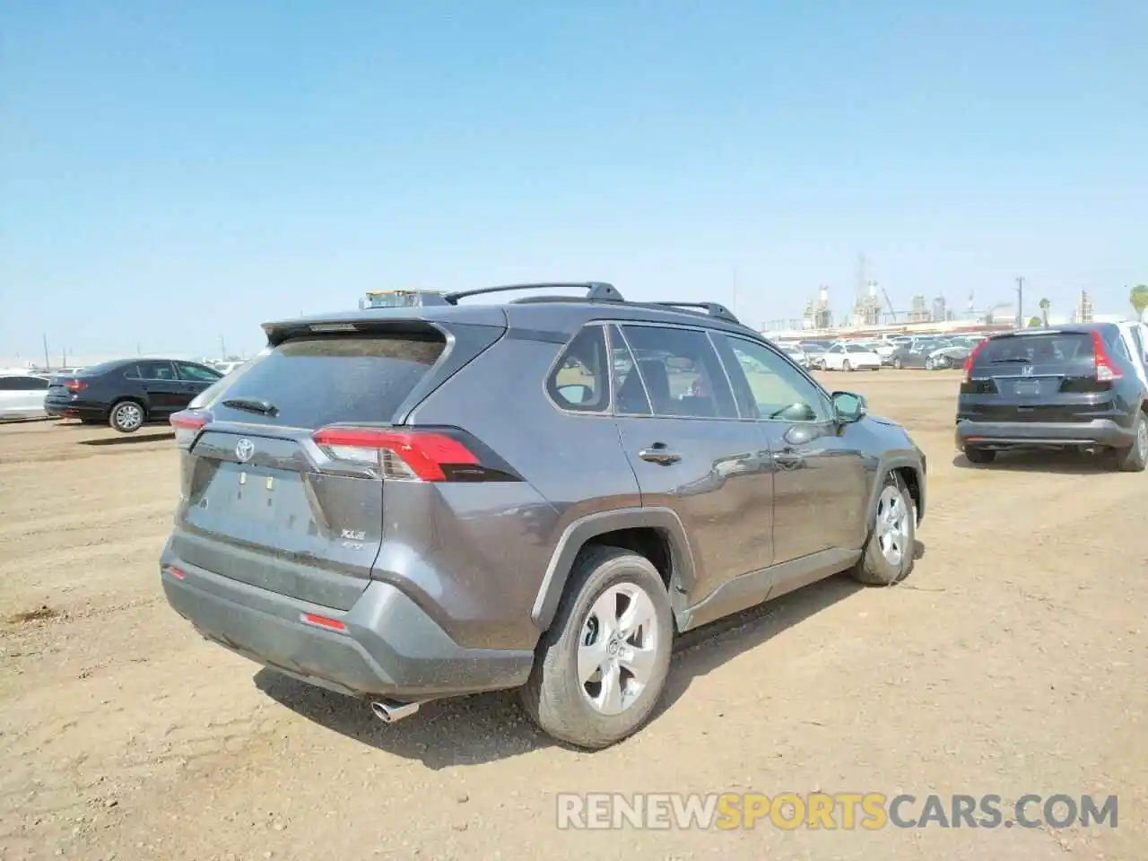 4 Photograph of a damaged car JTMP1RFV2KJ020881 TOYOTA RAV4 2019