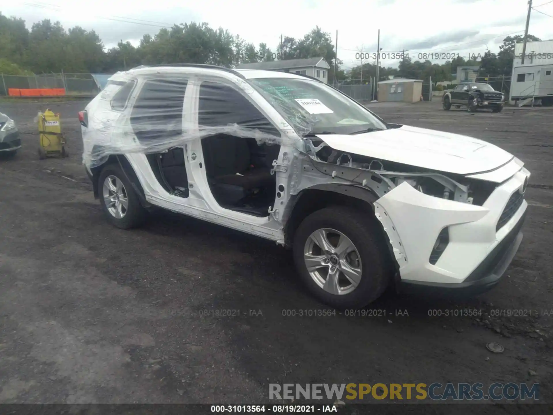 1 Photograph of a damaged car JTMP1RFV2KJ022906 TOYOTA RAV4 2019