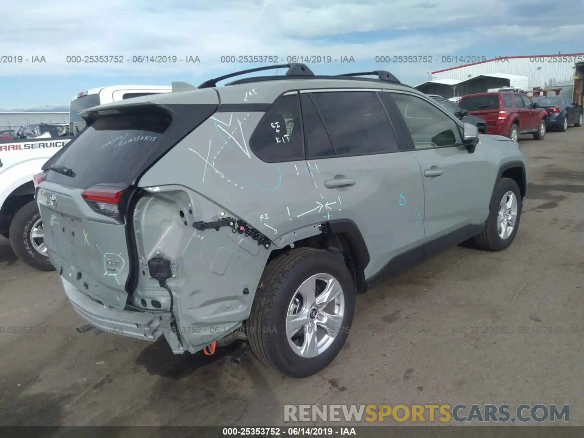 4 Photograph of a damaged car JTMP1RFV3KD002713 TOYOTA RAV4 2019