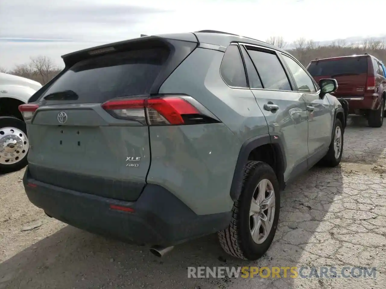 4 Photograph of a damaged car JTMP1RFV3KD003750 TOYOTA RAV4 2019