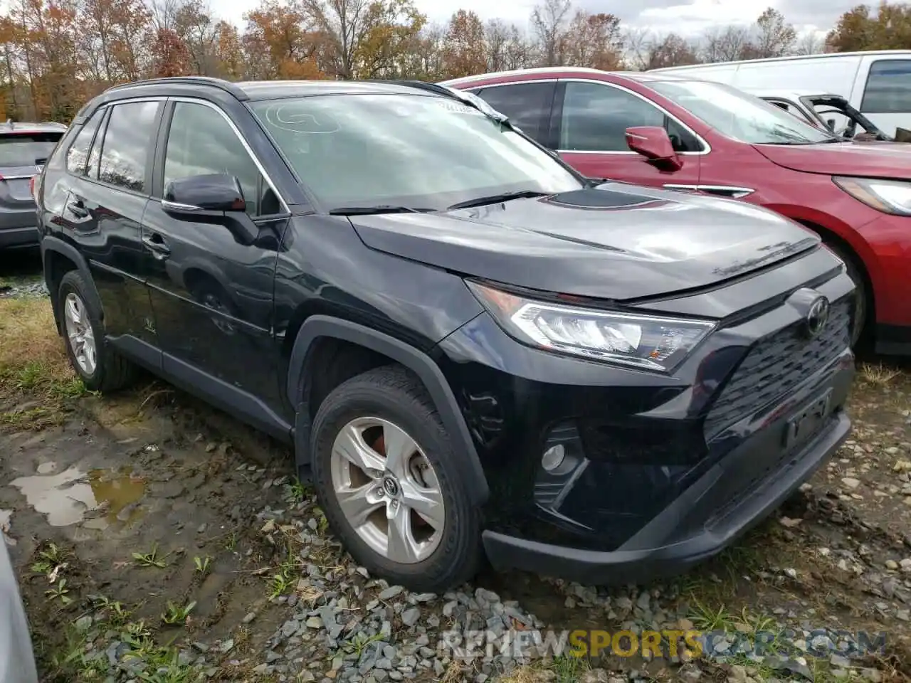 1 Photograph of a damaged car JTMP1RFV3KD007183 TOYOTA RAV4 2019