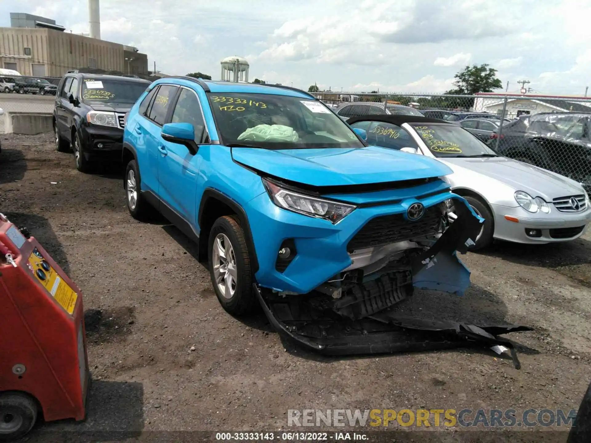 1 Photograph of a damaged car JTMP1RFV3KD010696 TOYOTA RAV4 2019