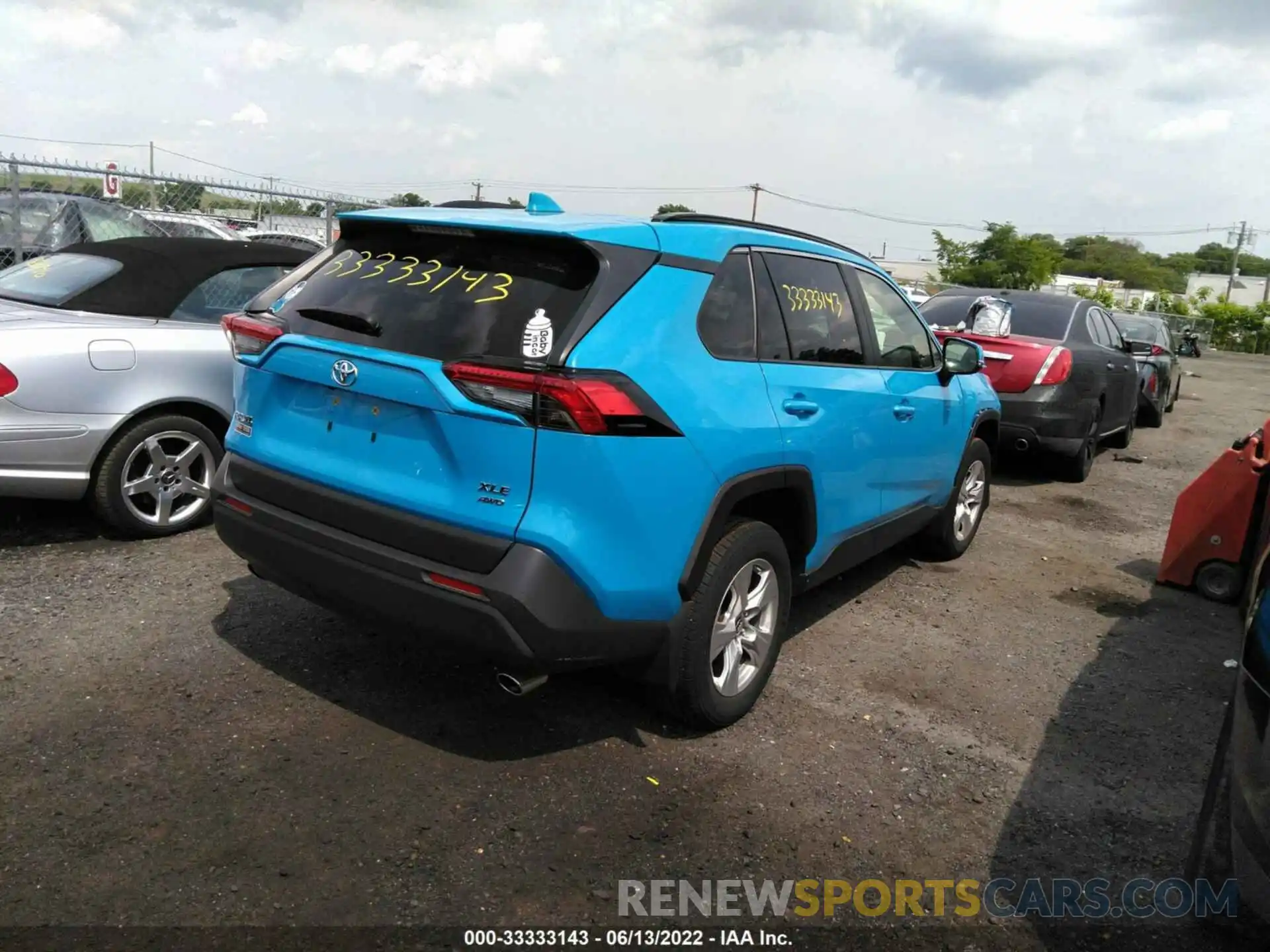 4 Photograph of a damaged car JTMP1RFV3KD010696 TOYOTA RAV4 2019