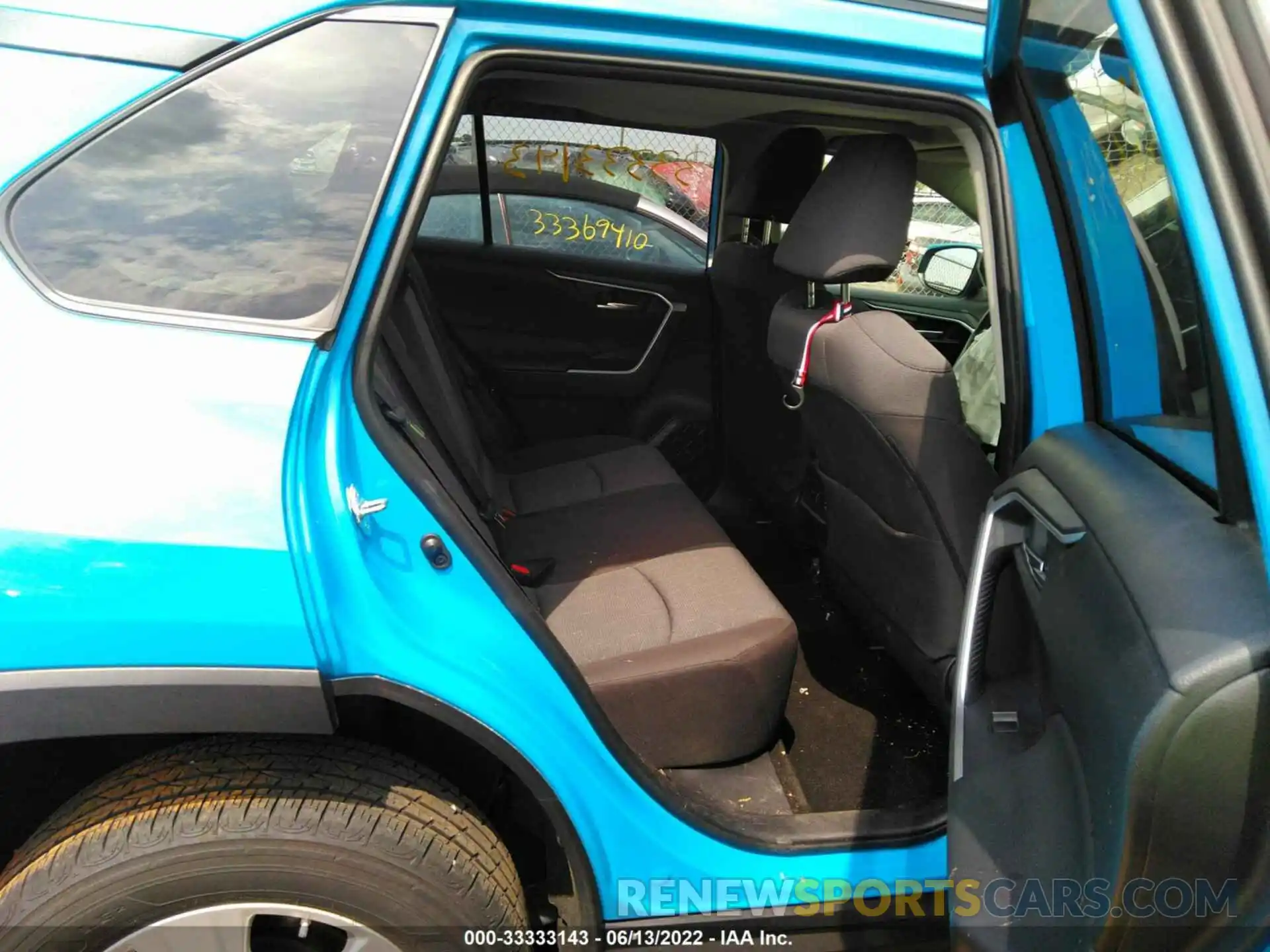 8 Photograph of a damaged car JTMP1RFV3KD010696 TOYOTA RAV4 2019