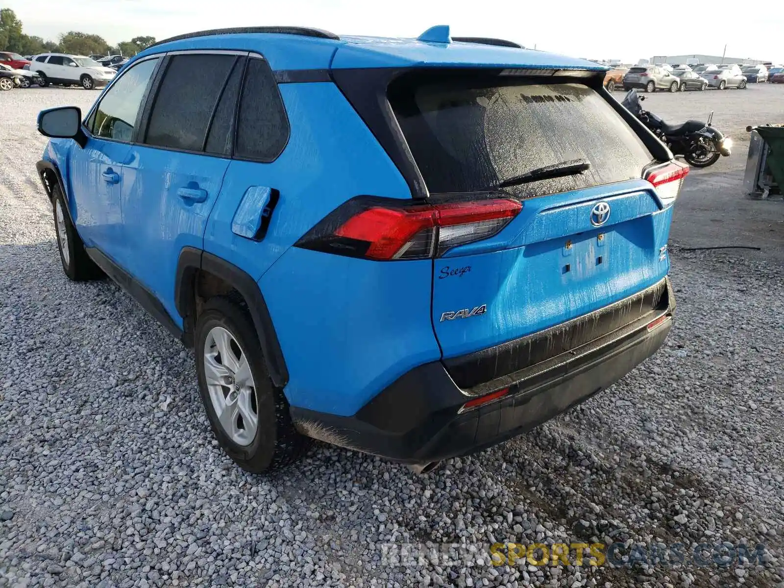 3 Фотография поврежденного автомобиля JTMP1RFV3KD012190 TOYOTA RAV4 2019