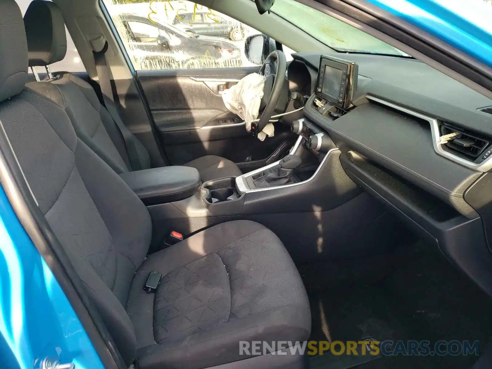 5 Photograph of a damaged car JTMP1RFV3KD012190 TOYOTA RAV4 2019