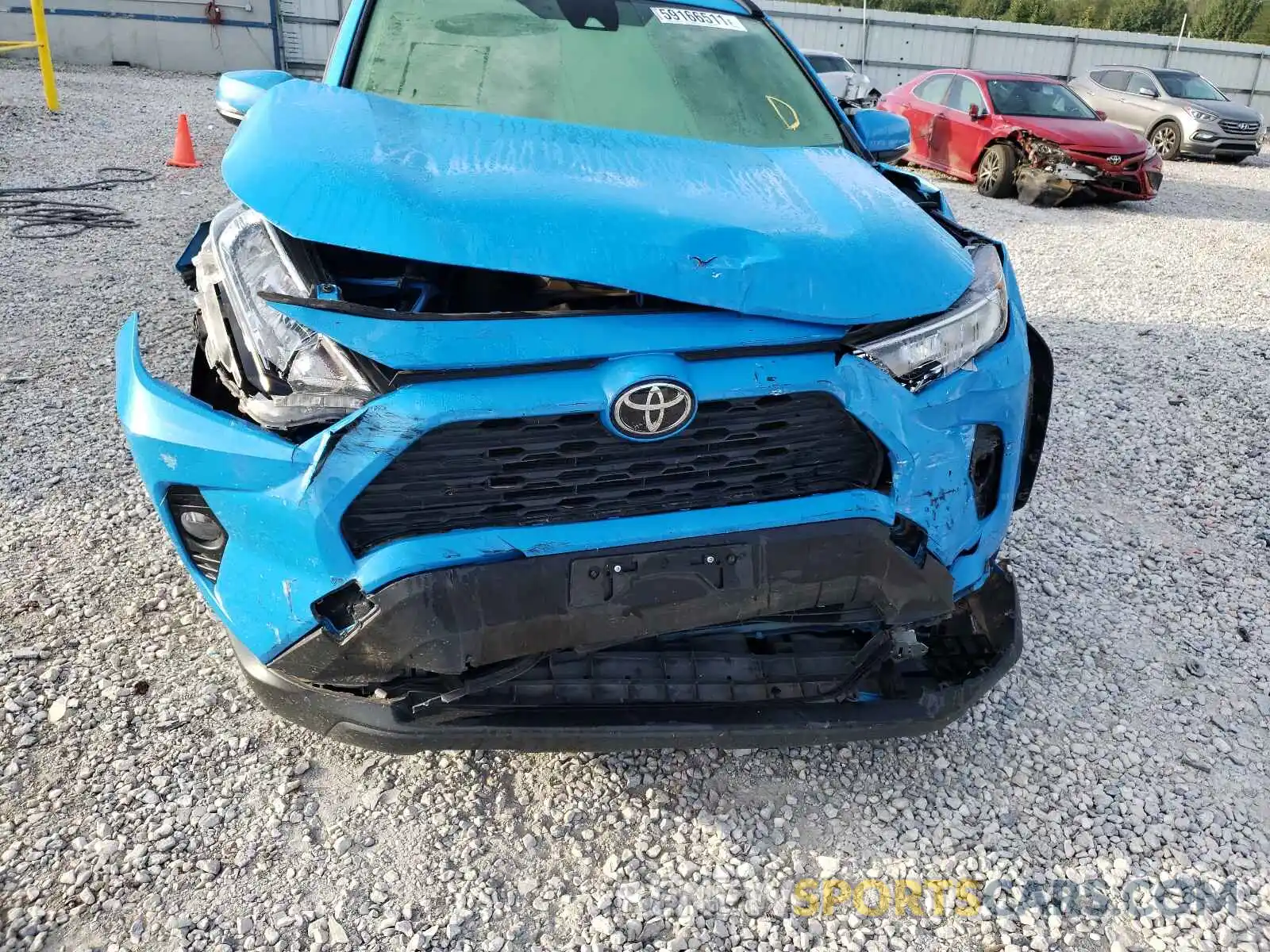 9 Photograph of a damaged car JTMP1RFV3KD012190 TOYOTA RAV4 2019