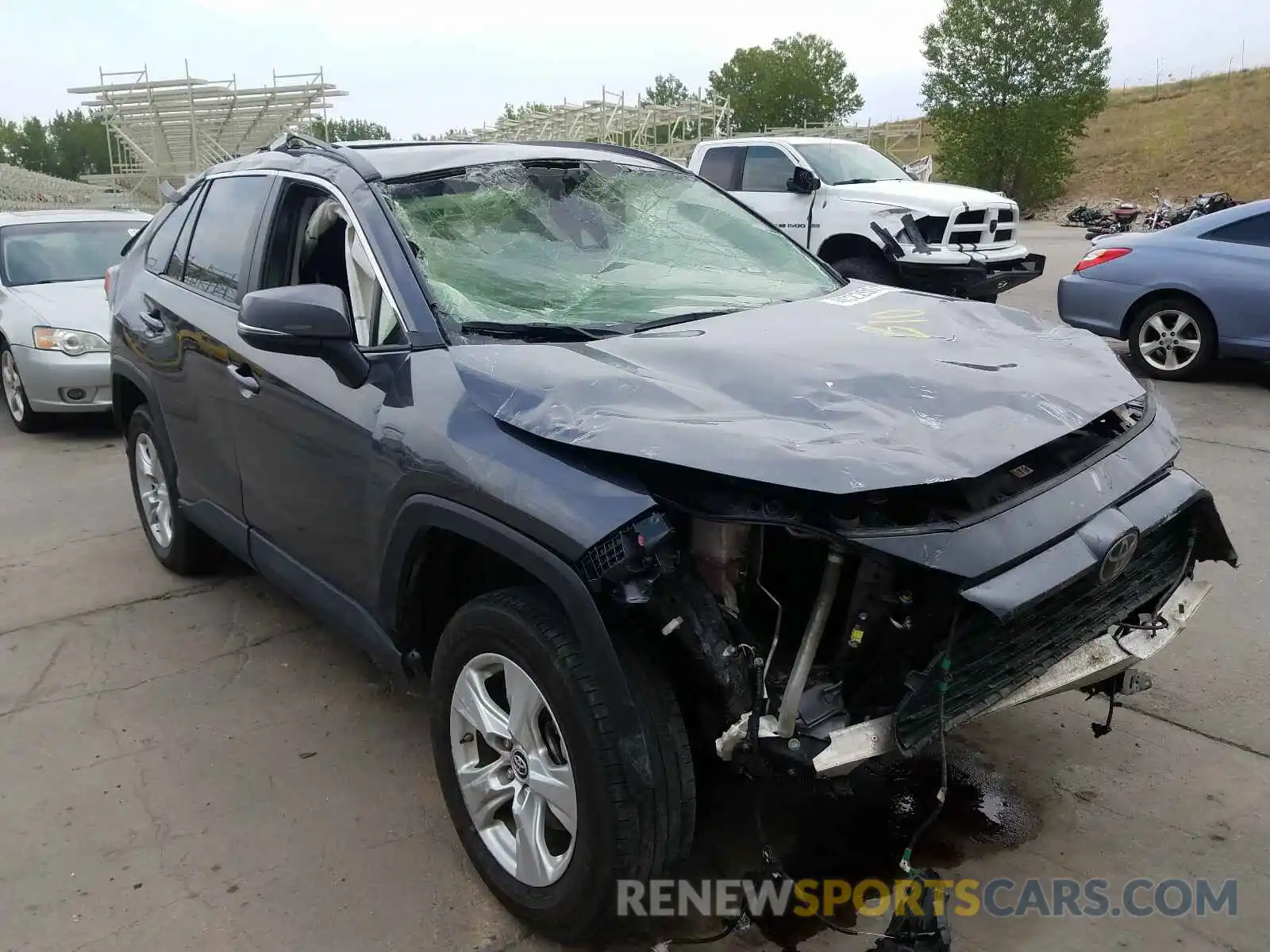 1 Photograph of a damaged car JTMP1RFV3KD012724 TOYOTA RAV4 2019