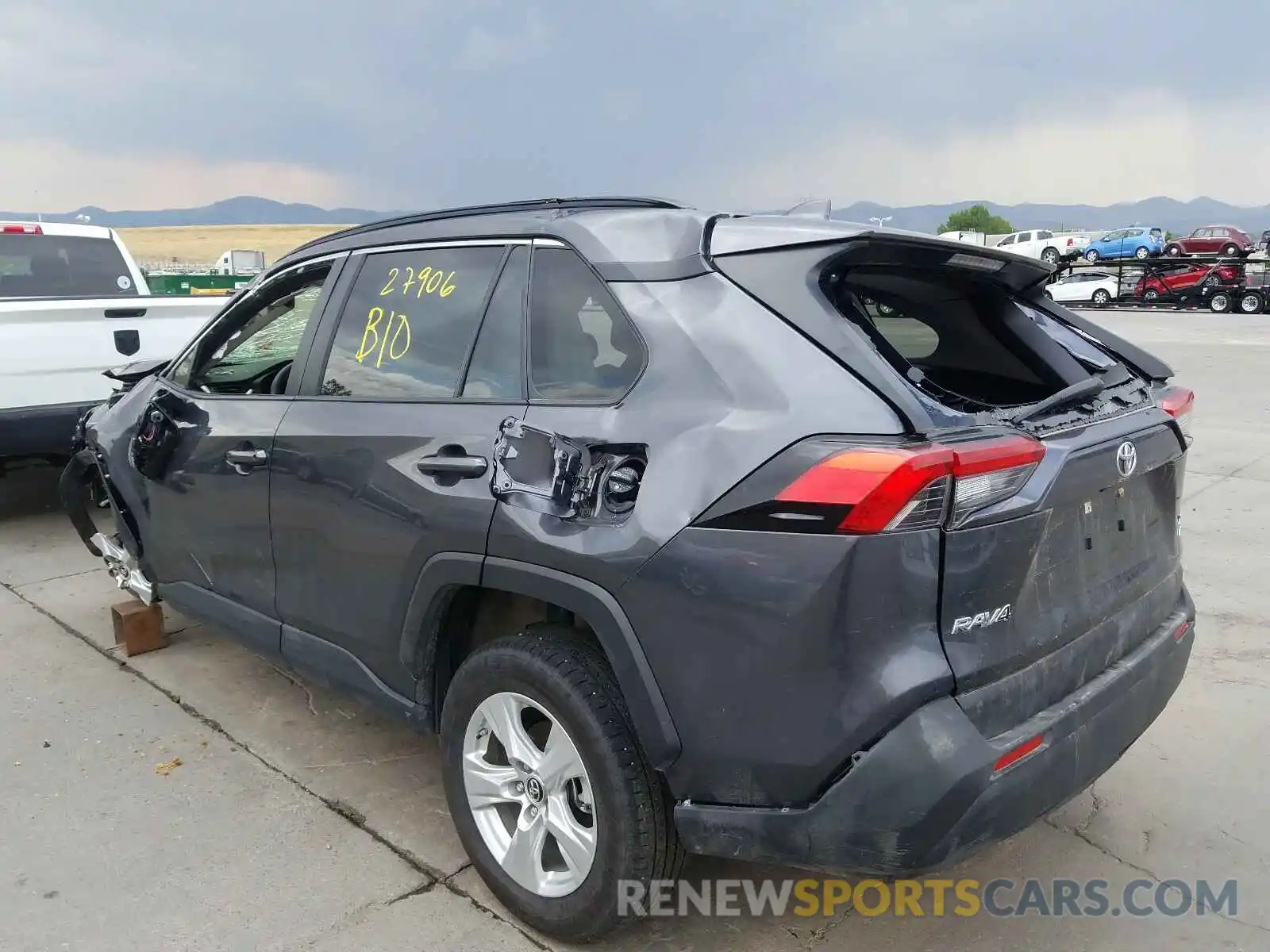 3 Photograph of a damaged car JTMP1RFV3KD012724 TOYOTA RAV4 2019