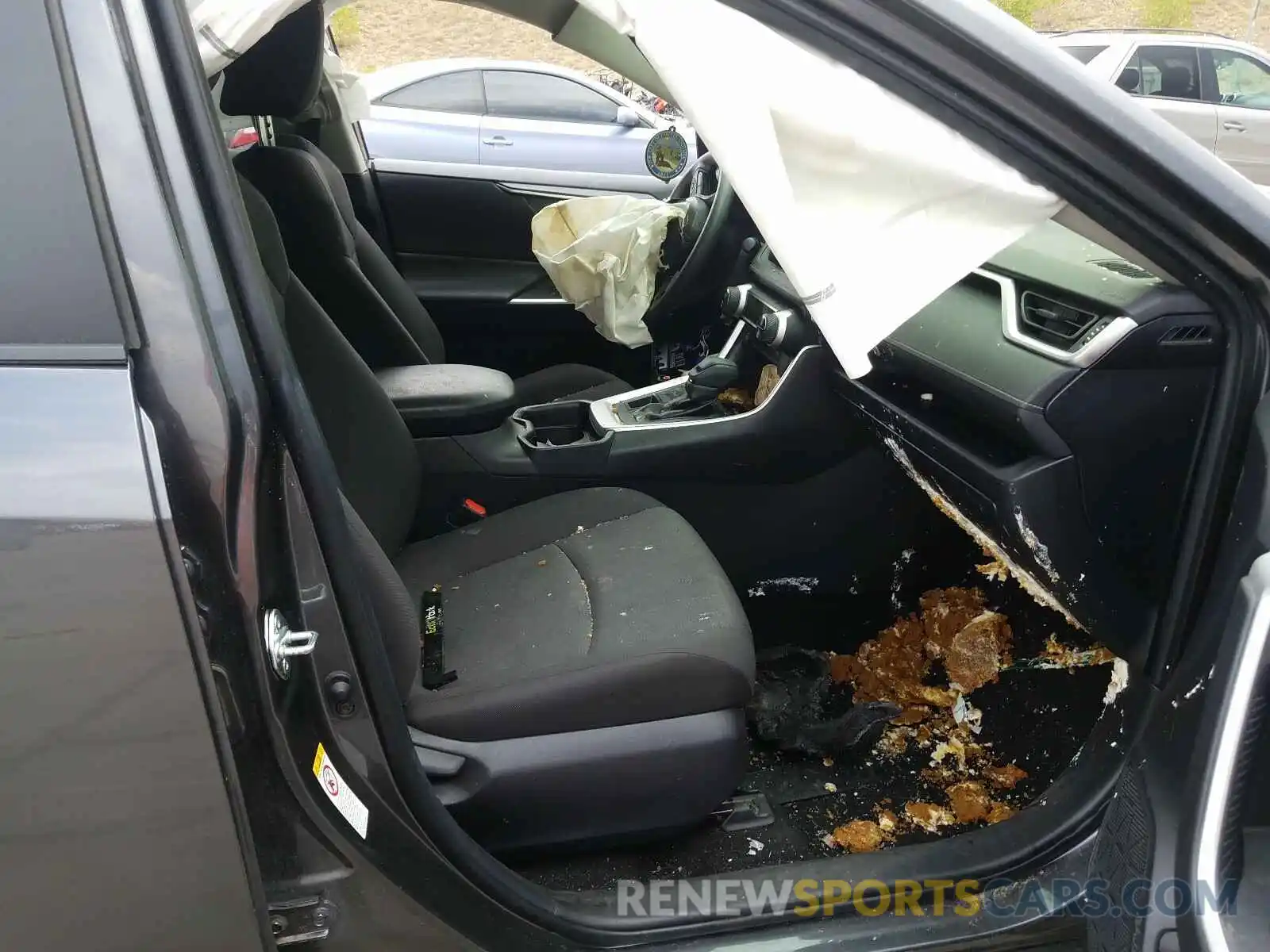 5 Photograph of a damaged car JTMP1RFV3KD012724 TOYOTA RAV4 2019