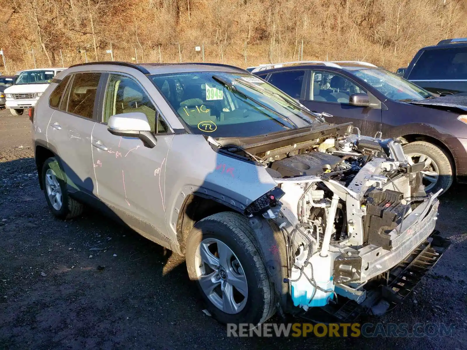 1 Photograph of a damaged car JTMP1RFV3KD018605 TOYOTA RAV4 2019