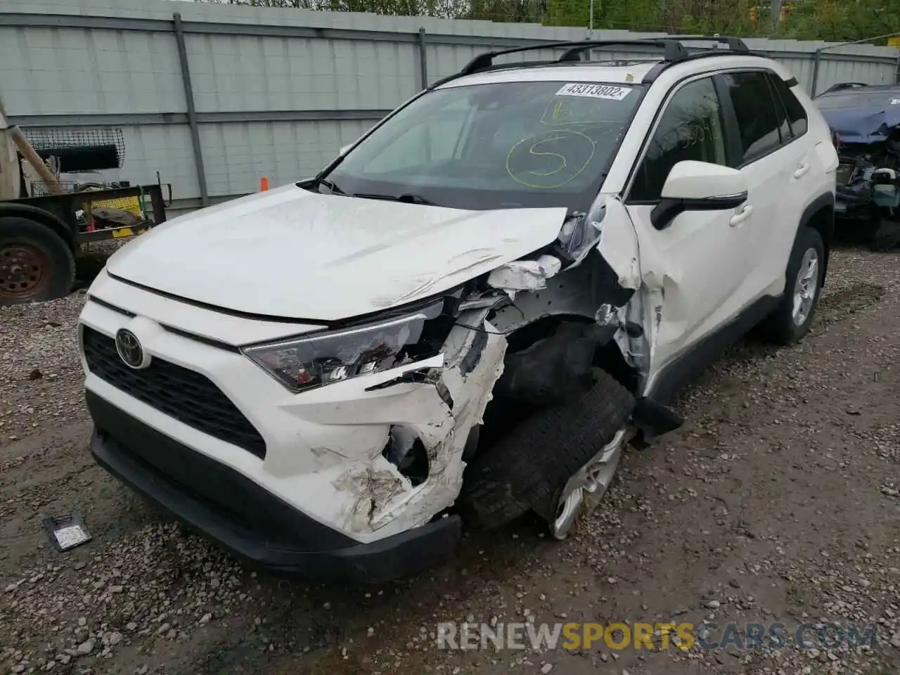 2 Photograph of a damaged car JTMP1RFV3KD023240 TOYOTA RAV4 2019