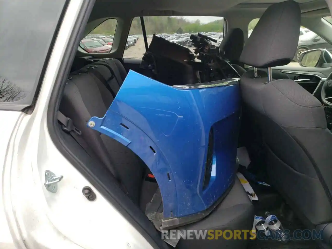 6 Photograph of a damaged car JTMP1RFV3KD023240 TOYOTA RAV4 2019