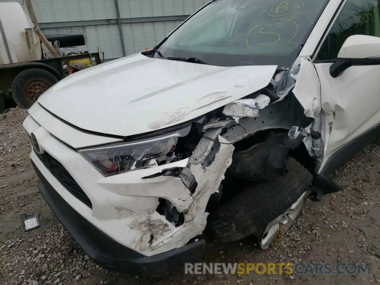 9 Photograph of a damaged car JTMP1RFV3KD023240 TOYOTA RAV4 2019