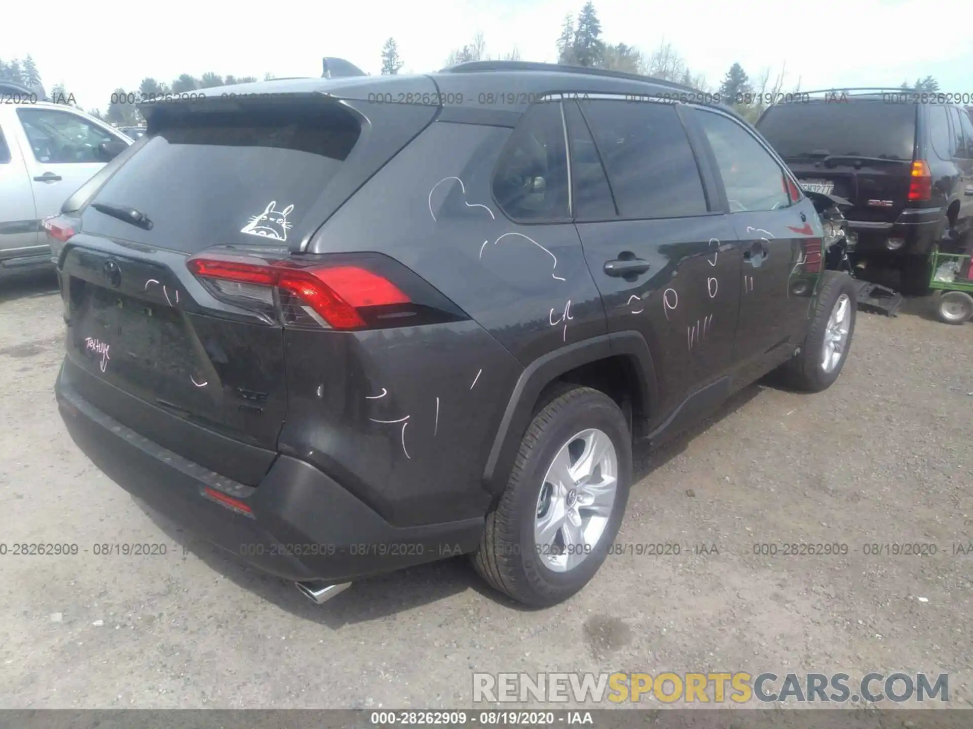 4 Photograph of a damaged car JTMP1RFV3KD026803 TOYOTA RAV4 2019