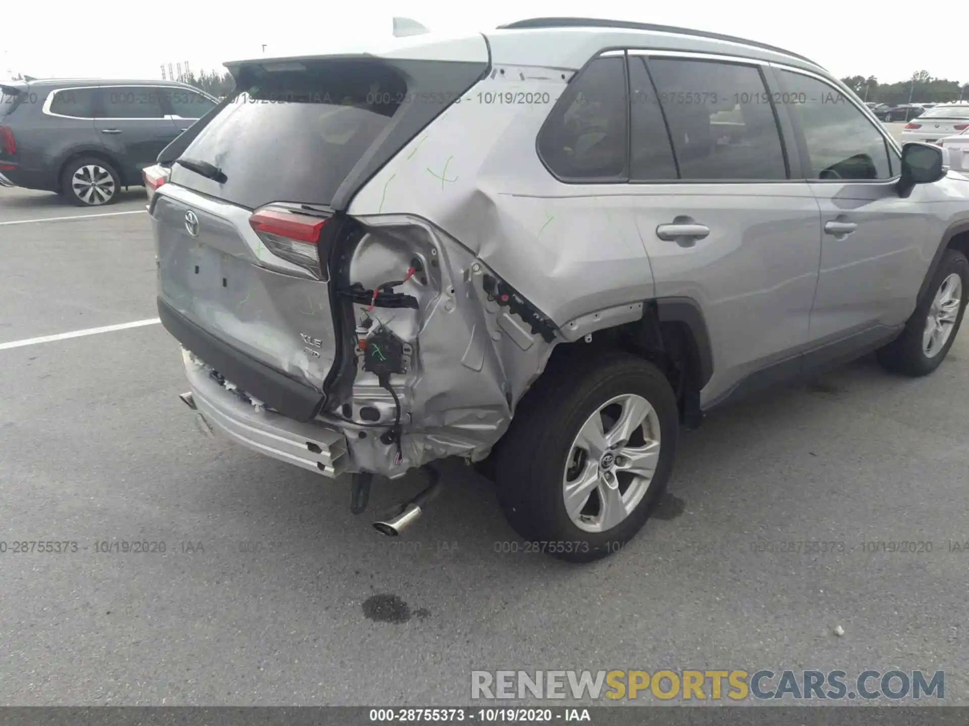 6 Photograph of a damaged car JTMP1RFV3KD027353 TOYOTA RAV4 2019