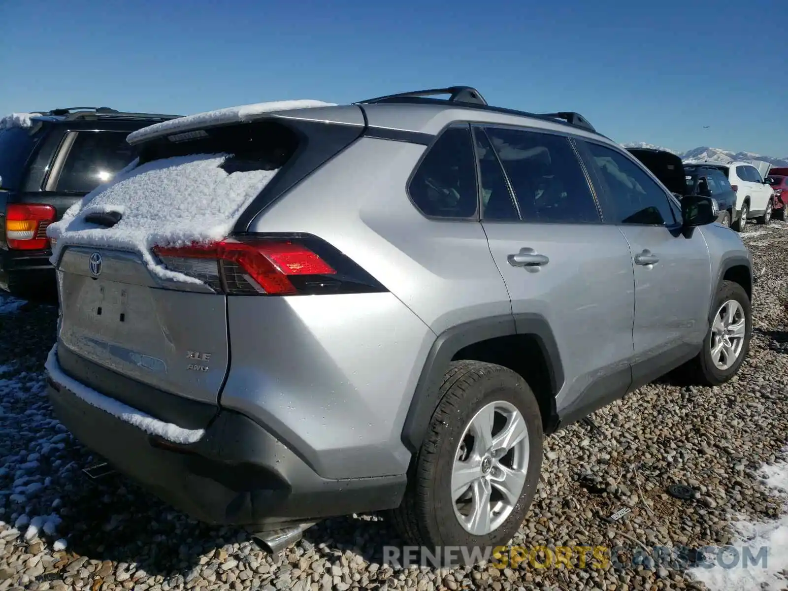 4 Photograph of a damaged car JTMP1RFV3KD030379 TOYOTA RAV4 2019