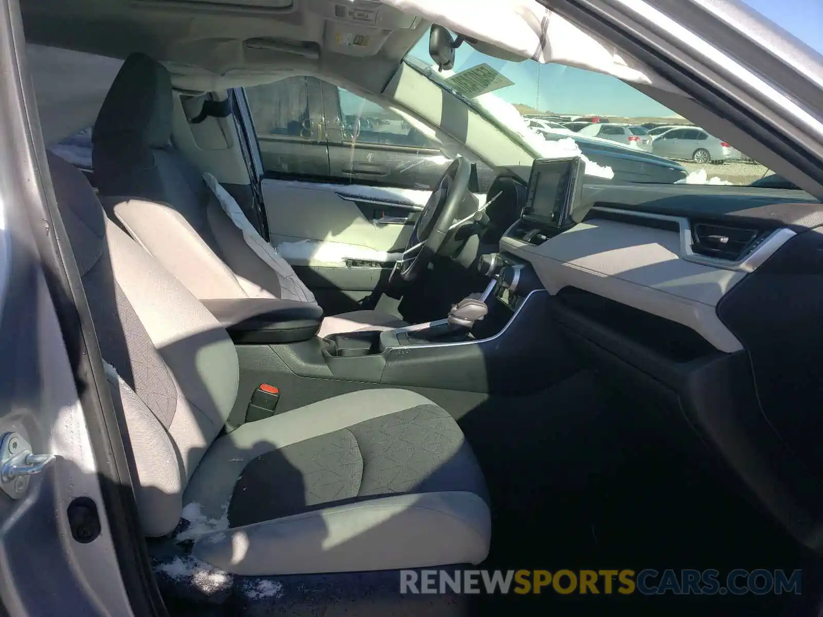 5 Photograph of a damaged car JTMP1RFV3KD030379 TOYOTA RAV4 2019