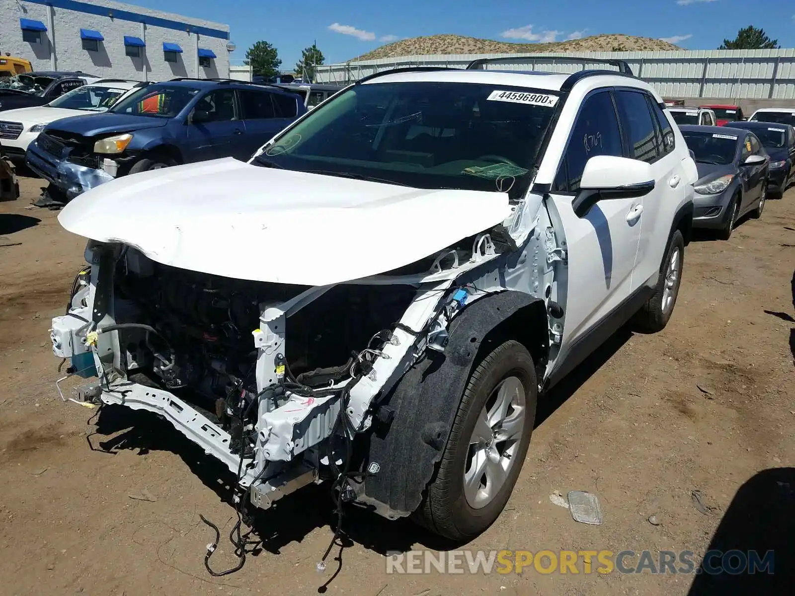 2 Фотография поврежденного автомобиля JTMP1RFV3KD031306 TOYOTA RAV4 2019