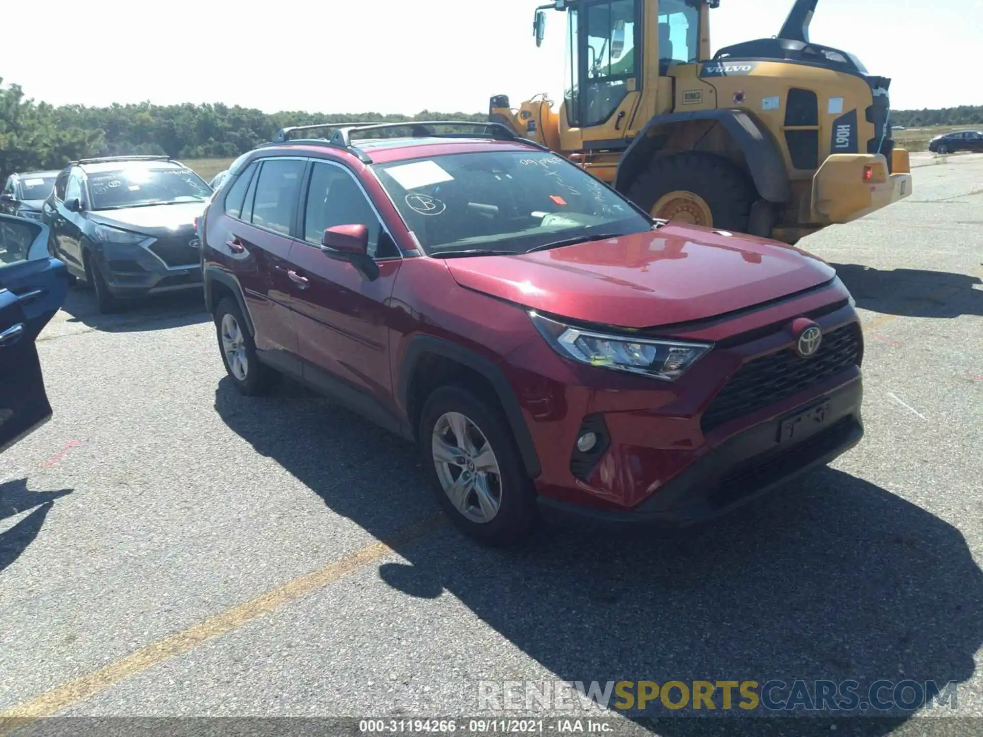 1 Photograph of a damaged car JTMP1RFV3KD033153 TOYOTA RAV4 2019