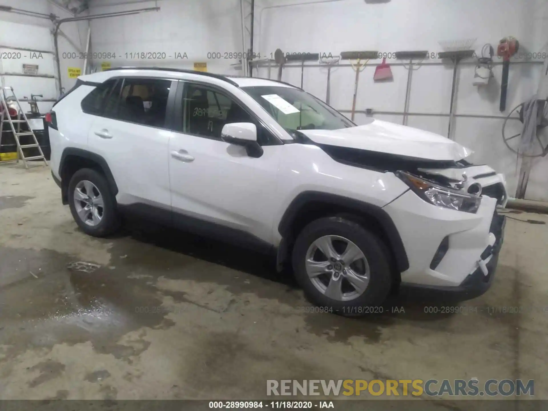 1 Photograph of a damaged car JTMP1RFV3KD039051 TOYOTA RAV4 2019