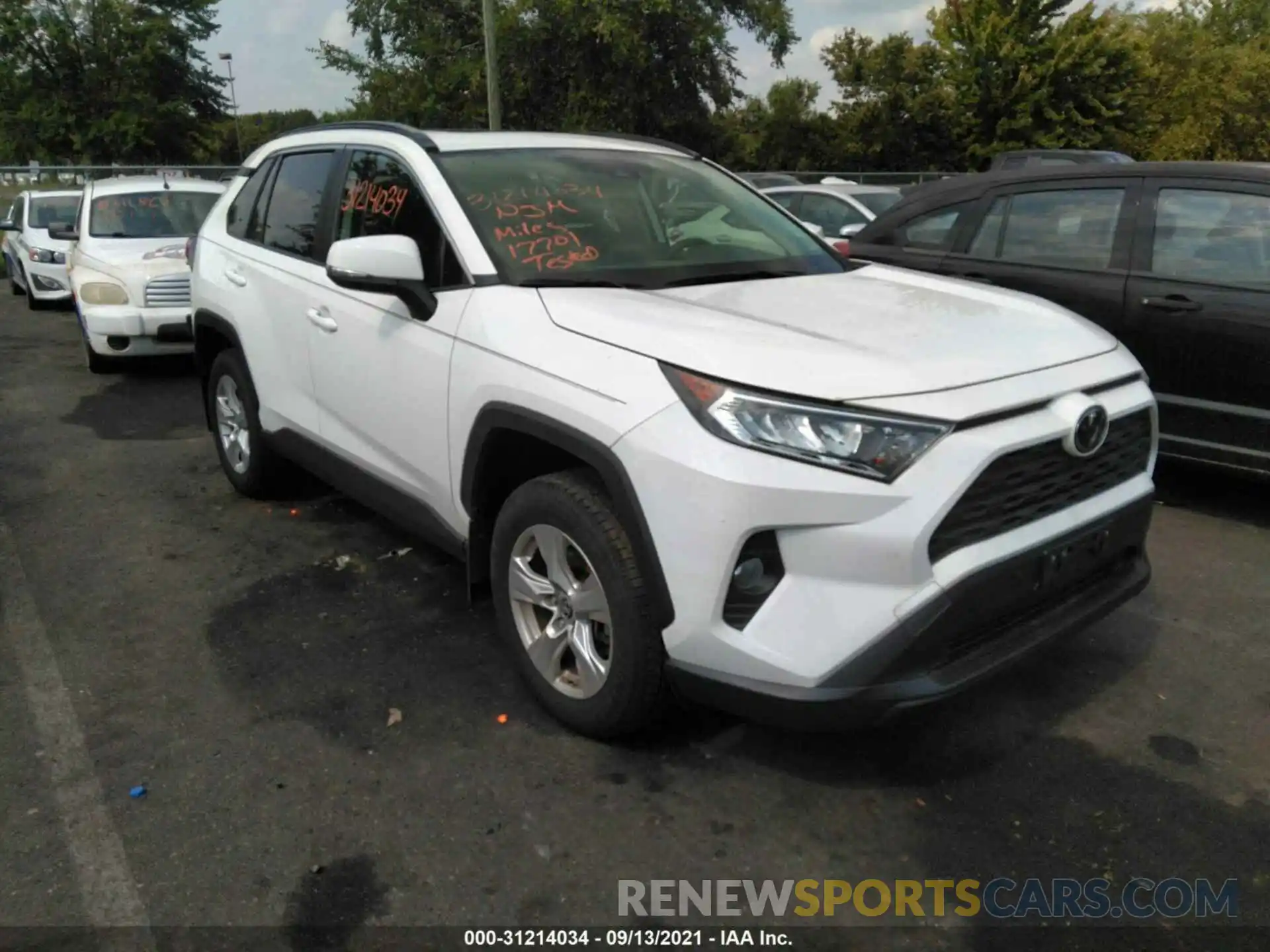 1 Photograph of a damaged car JTMP1RFV3KD042788 TOYOTA RAV4 2019