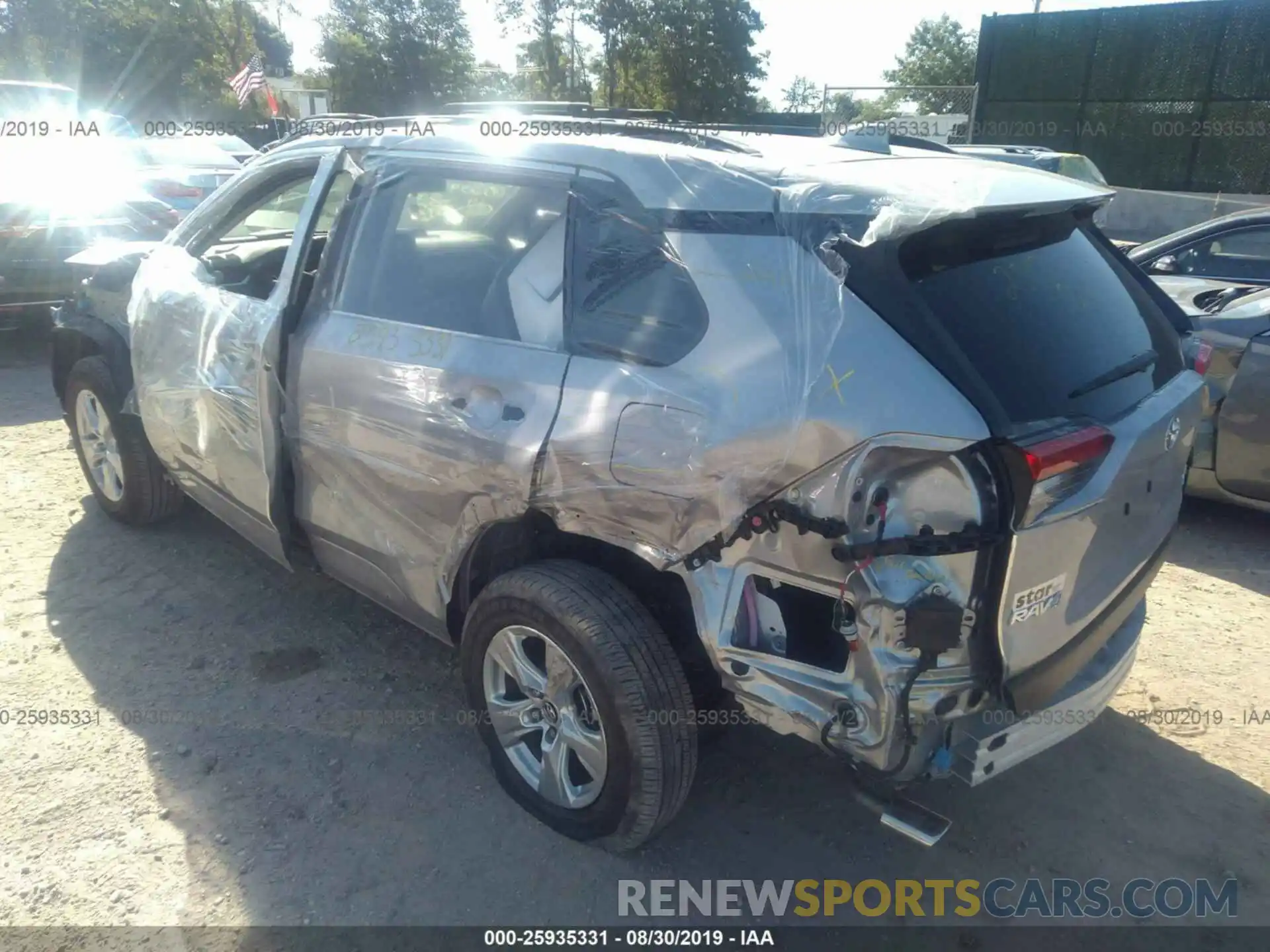 3 Photograph of a damaged car JTMP1RFV3KD500653 TOYOTA RAV4 2019