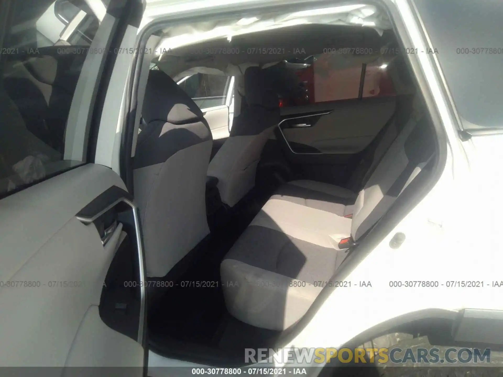 8 Photograph of a damaged car JTMP1RFV3KD502046 TOYOTA RAV4 2019