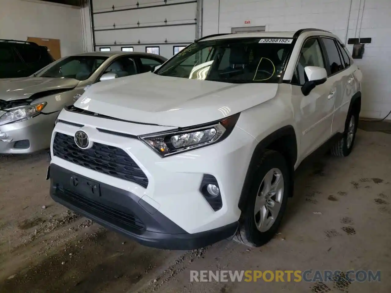 2 Фотография поврежденного автомобиля JTMP1RFV3KD502564 TOYOTA RAV4 2019