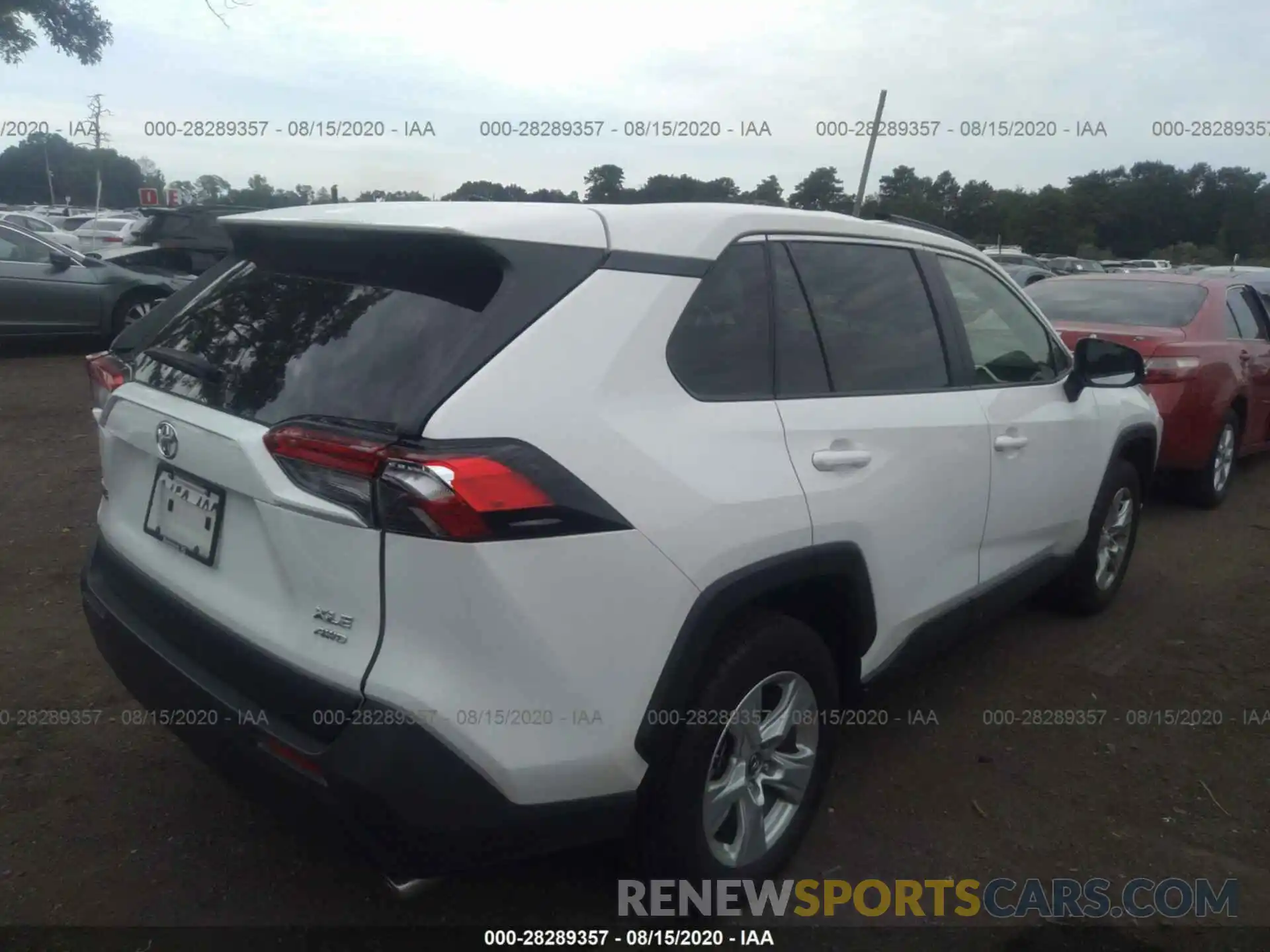 4 Фотография поврежденного автомобиля JTMP1RFV3KD503195 TOYOTA RAV4 2019