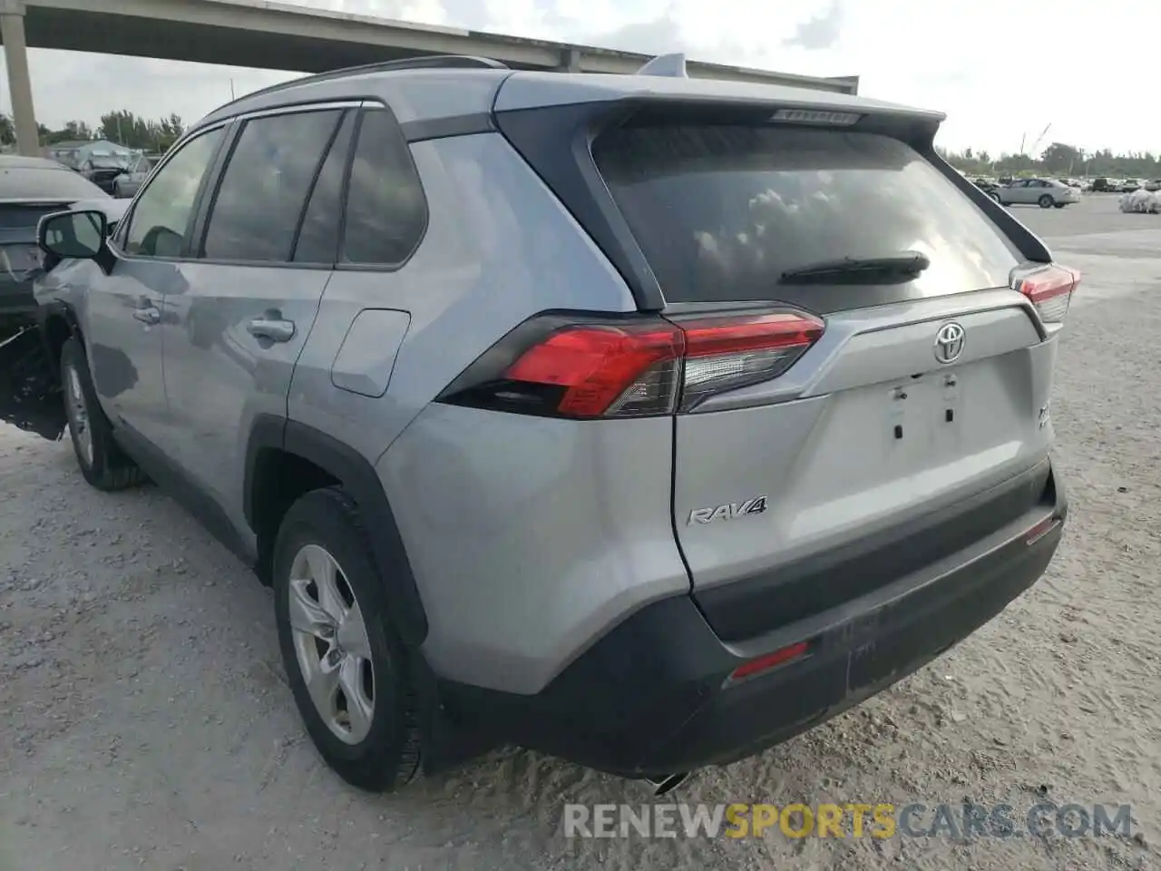 3 Photograph of a damaged car JTMP1RFV3KD504928 TOYOTA RAV4 2019