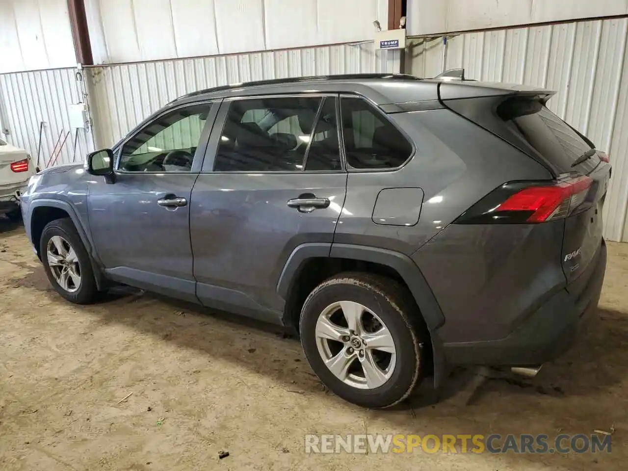 2 Photograph of a damaged car JTMP1RFV3KD518618 TOYOTA RAV4 2019