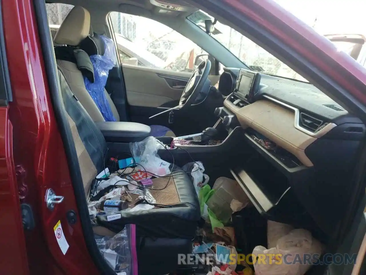 5 Photograph of a damaged car JTMP1RFV3KJ009601 TOYOTA RAV4 2019