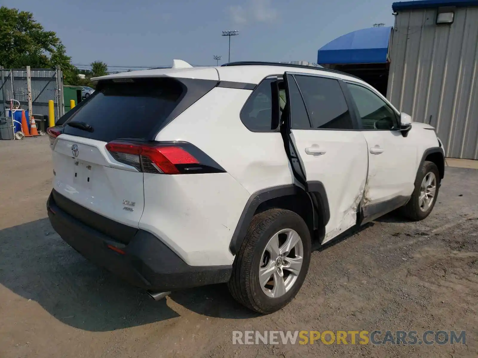 4 Photograph of a damaged car JTMP1RFV3KJ017732 TOYOTA RAV4 2019