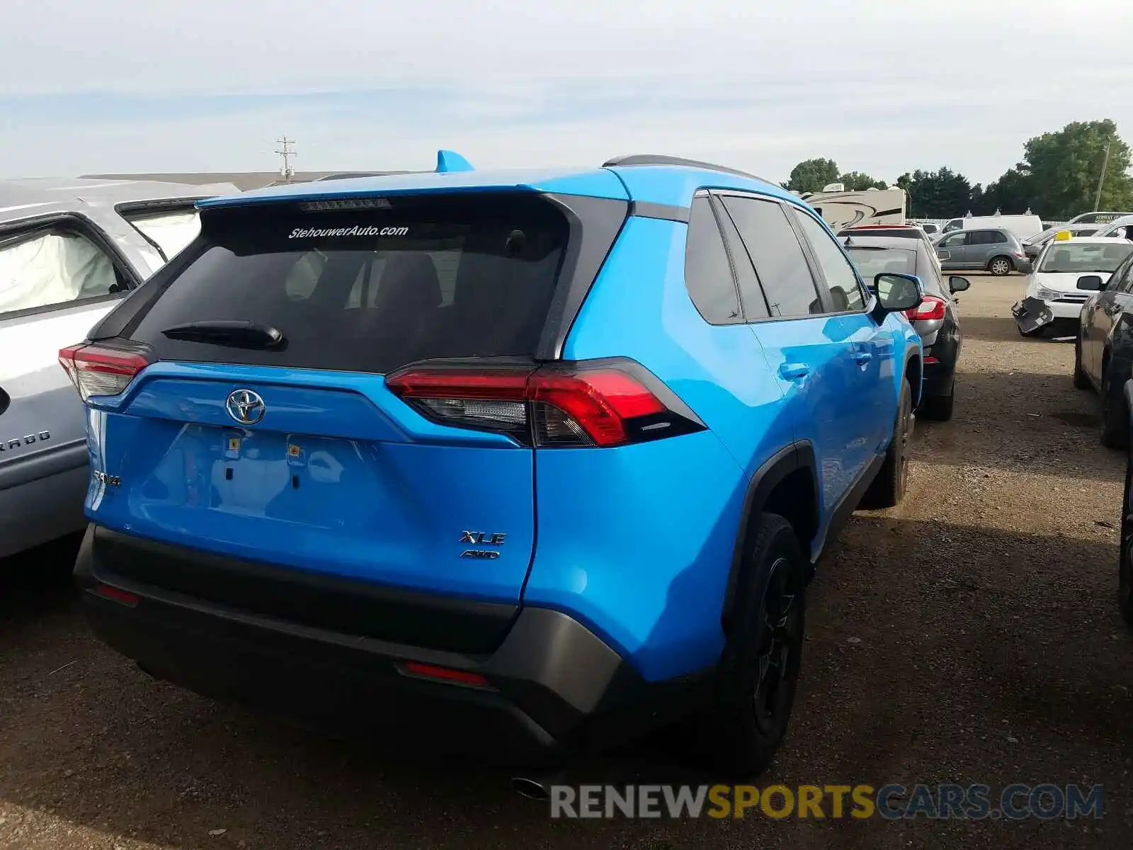 4 Photograph of a damaged car JTMP1RFV4KD003711 TOYOTA RAV4 2019