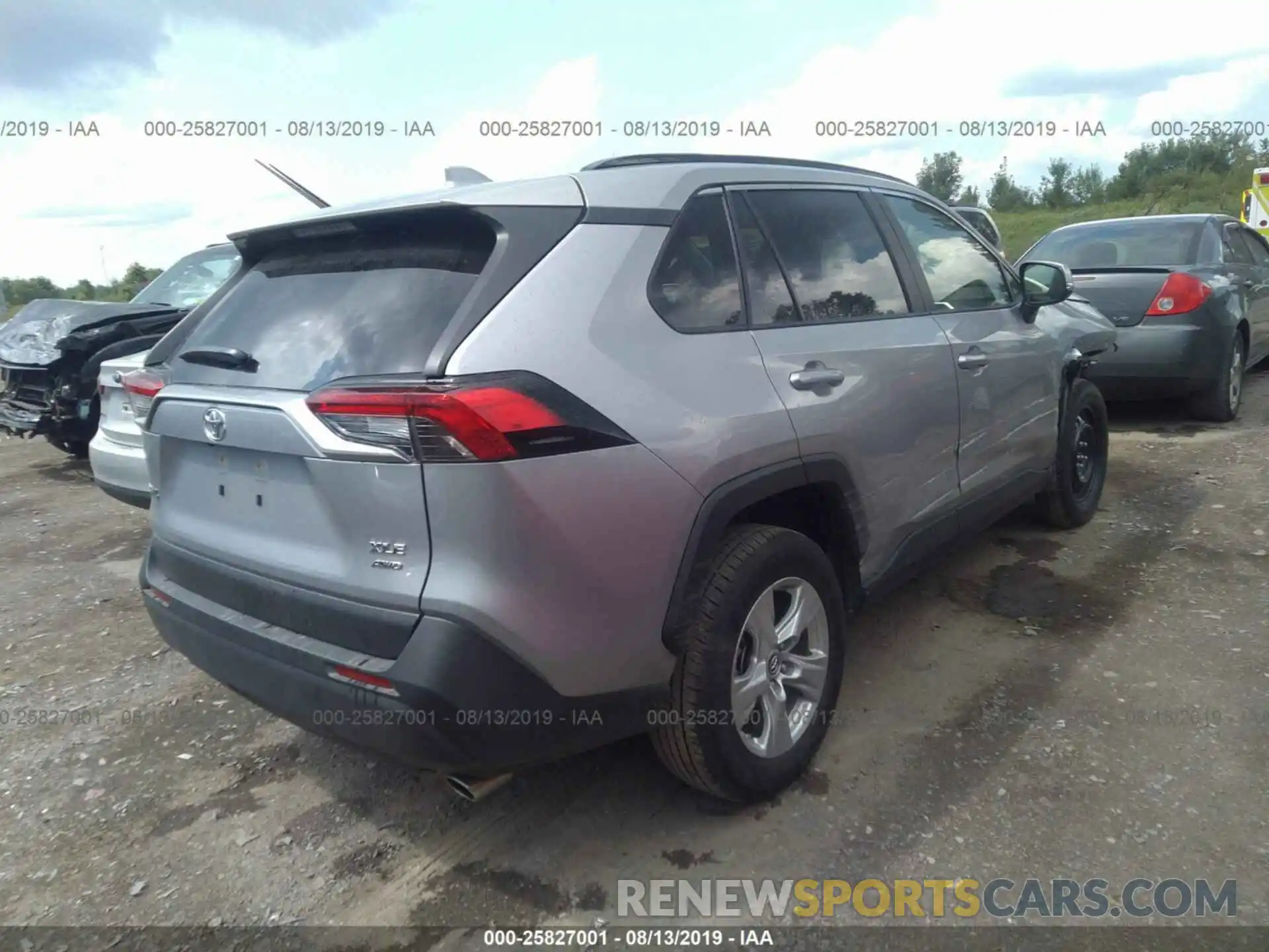 4 Фотография поврежденного автомобиля JTMP1RFV4KD013333 TOYOTA RAV4 2019