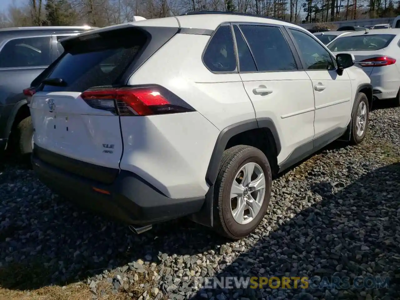 4 Photograph of a damaged car JTMP1RFV4KD013428 TOYOTA RAV4 2019