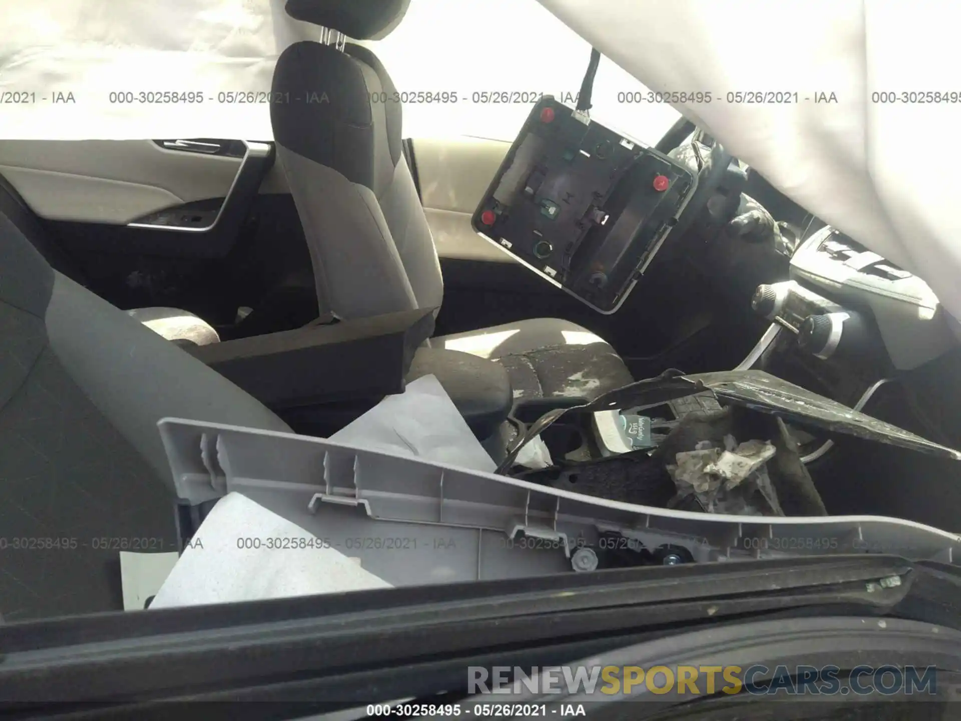 5 Photograph of a damaged car JTMP1RFV4KD013848 TOYOTA RAV4 2019