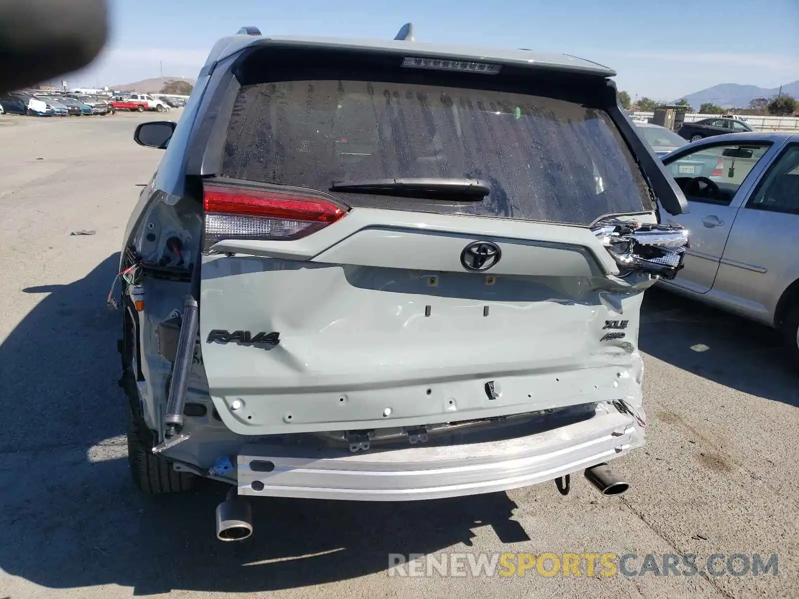 9 Photograph of a damaged car JTMP1RFV4KD014188 TOYOTA RAV4 2019