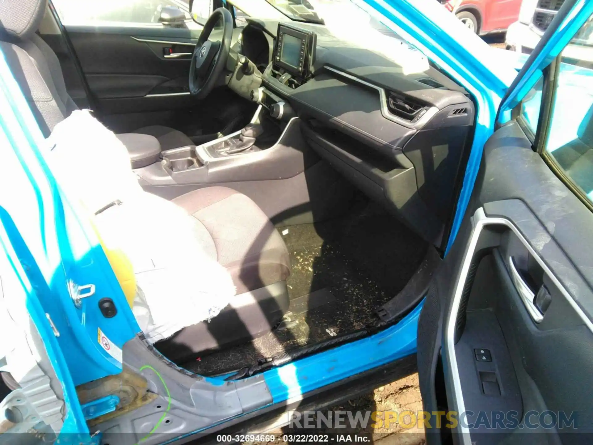 5 Photograph of a damaged car JTMP1RFV4KD016992 TOYOTA RAV4 2019