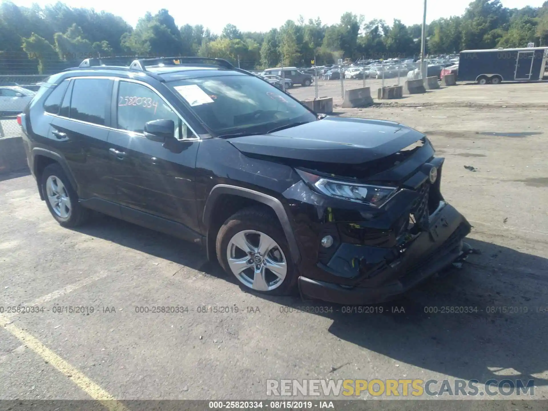 1 Photograph of a damaged car JTMP1RFV4KD018094 TOYOTA RAV4 2019