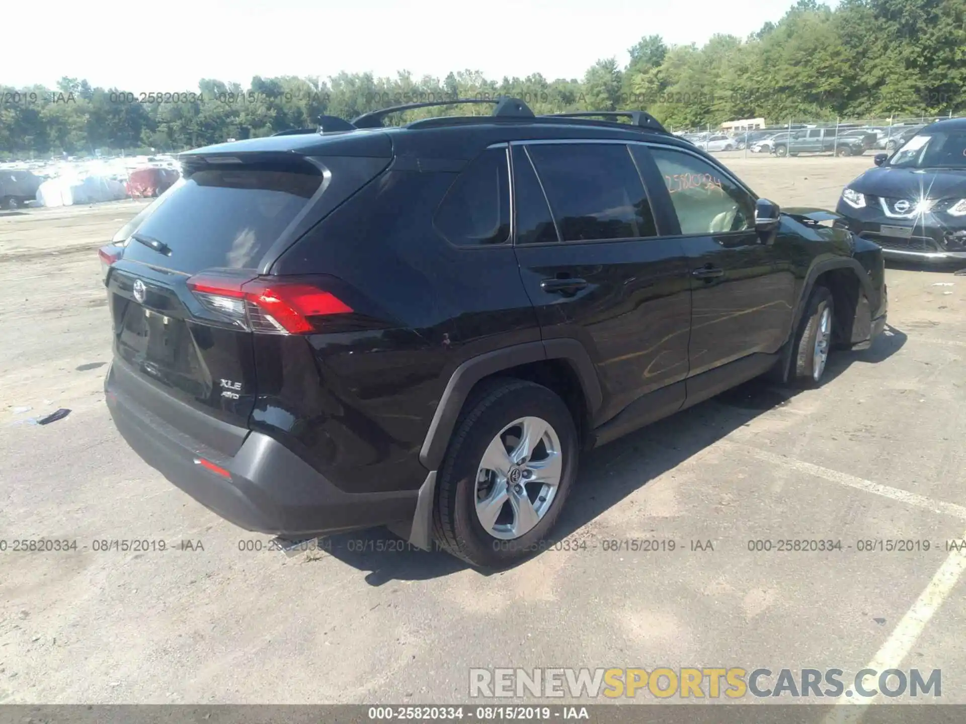 4 Photograph of a damaged car JTMP1RFV4KD018094 TOYOTA RAV4 2019