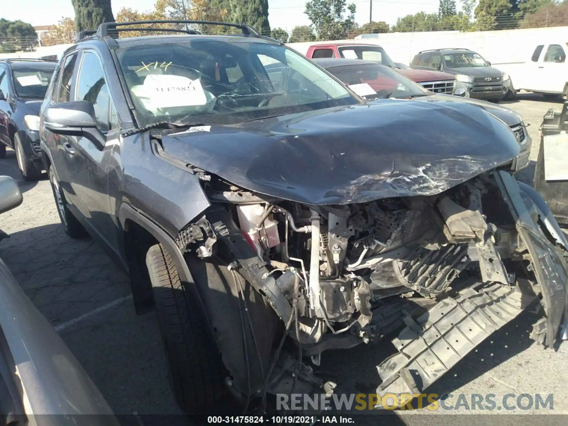 1 Photograph of a damaged car JTMP1RFV4KD028625 TOYOTA RAV4 2019