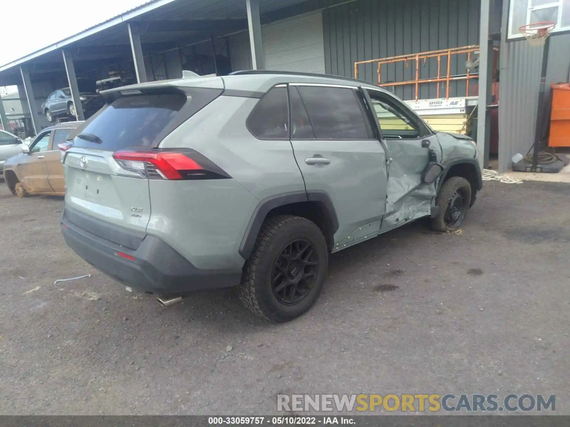 4 Photograph of a damaged car JTMP1RFV4KD029371 TOYOTA RAV4 2019