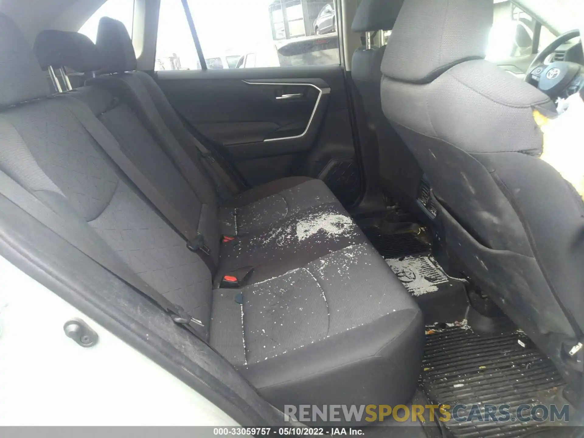 8 Photograph of a damaged car JTMP1RFV4KD029371 TOYOTA RAV4 2019