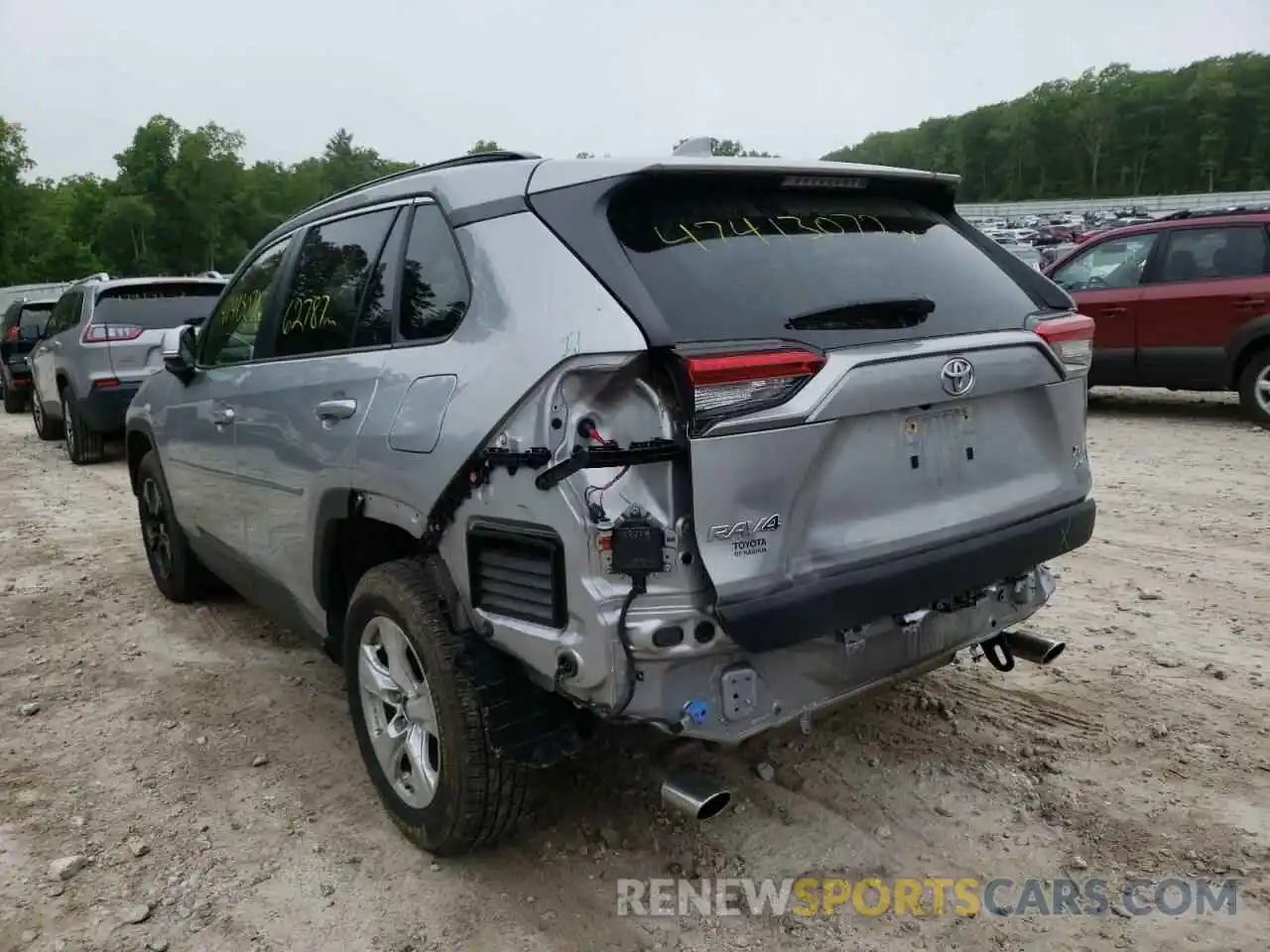 3 Photograph of a damaged car JTMP1RFV4KD030519 TOYOTA RAV4 2019