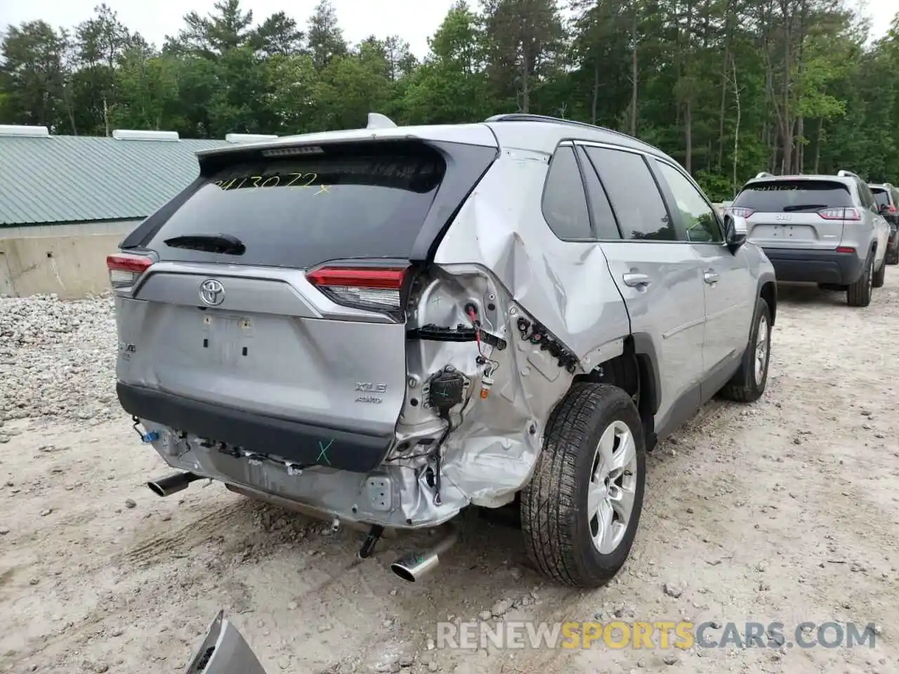 4 Photograph of a damaged car JTMP1RFV4KD030519 TOYOTA RAV4 2019