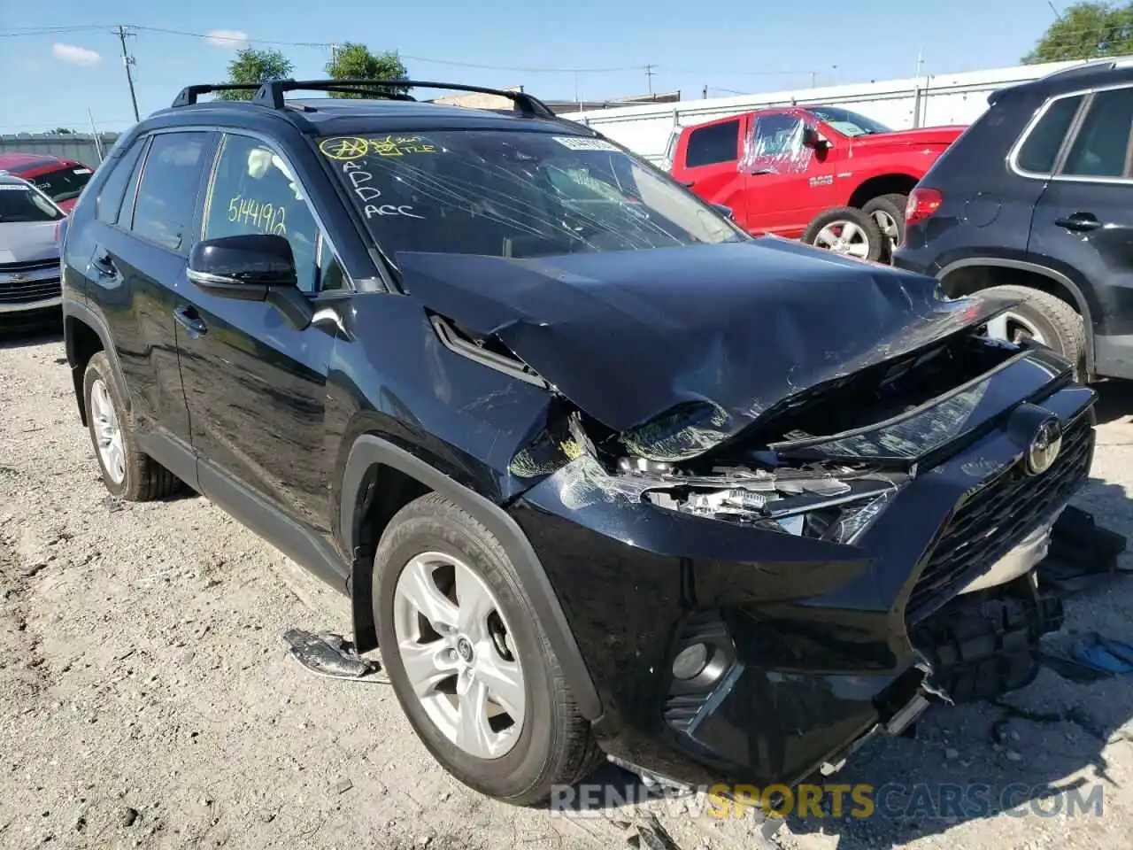 1 Photograph of a damaged car JTMP1RFV4KD035963 TOYOTA RAV4 2019