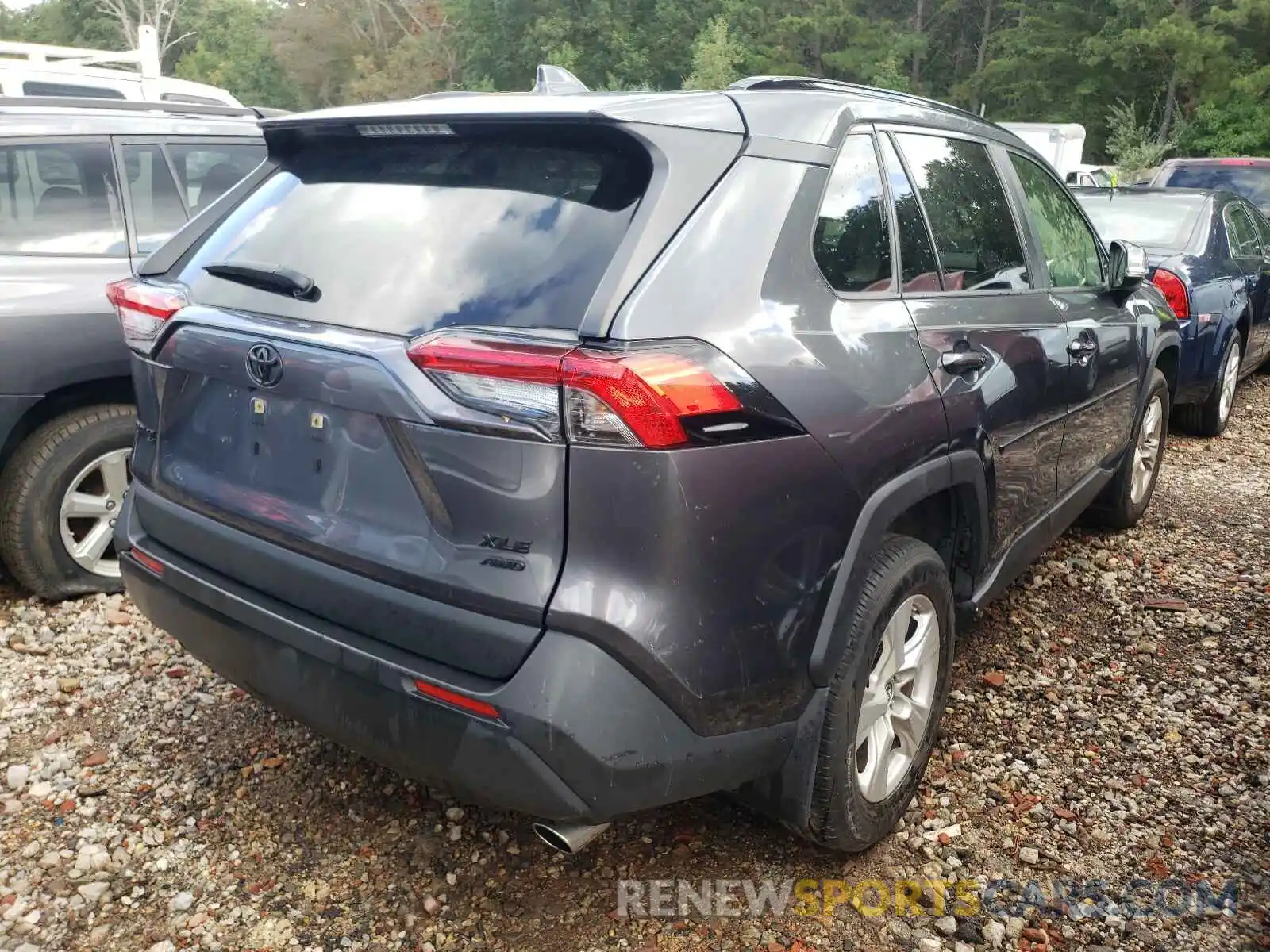 4 Photograph of a damaged car JTMP1RFV4KD036305 TOYOTA RAV4 2019