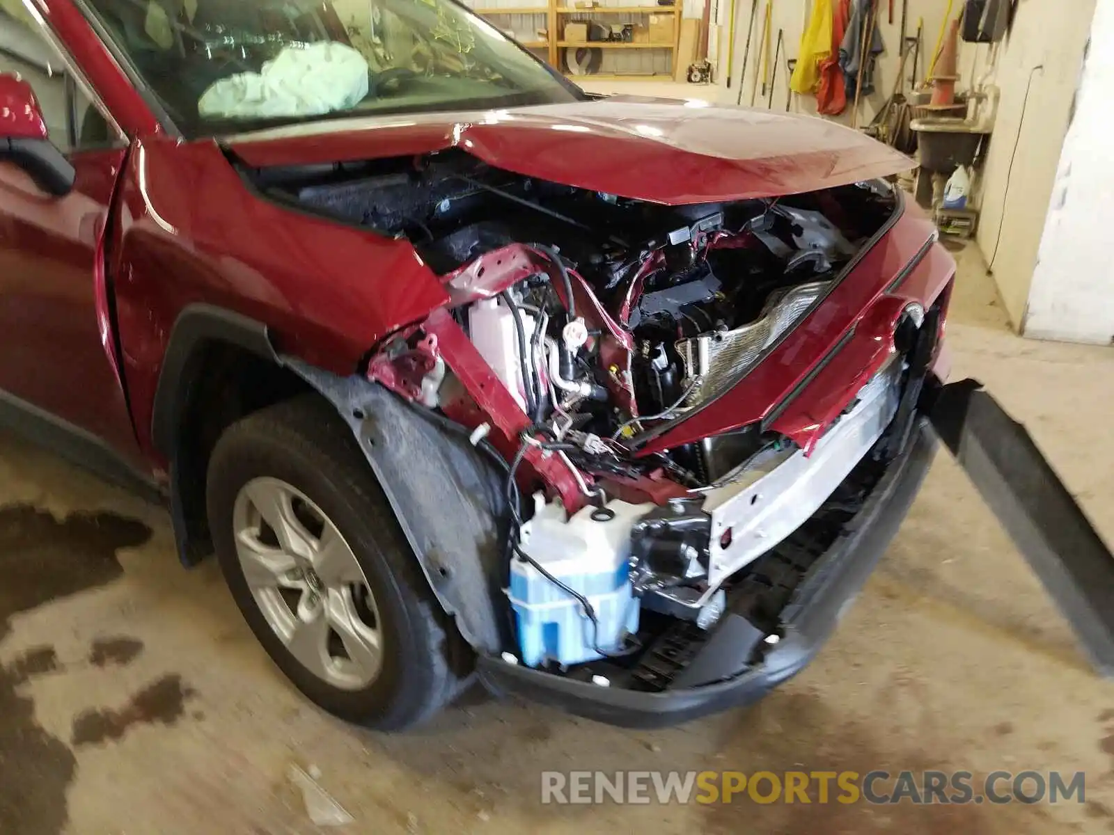 9 Photograph of a damaged car JTMP1RFV4KD038121 TOYOTA RAV4 2019